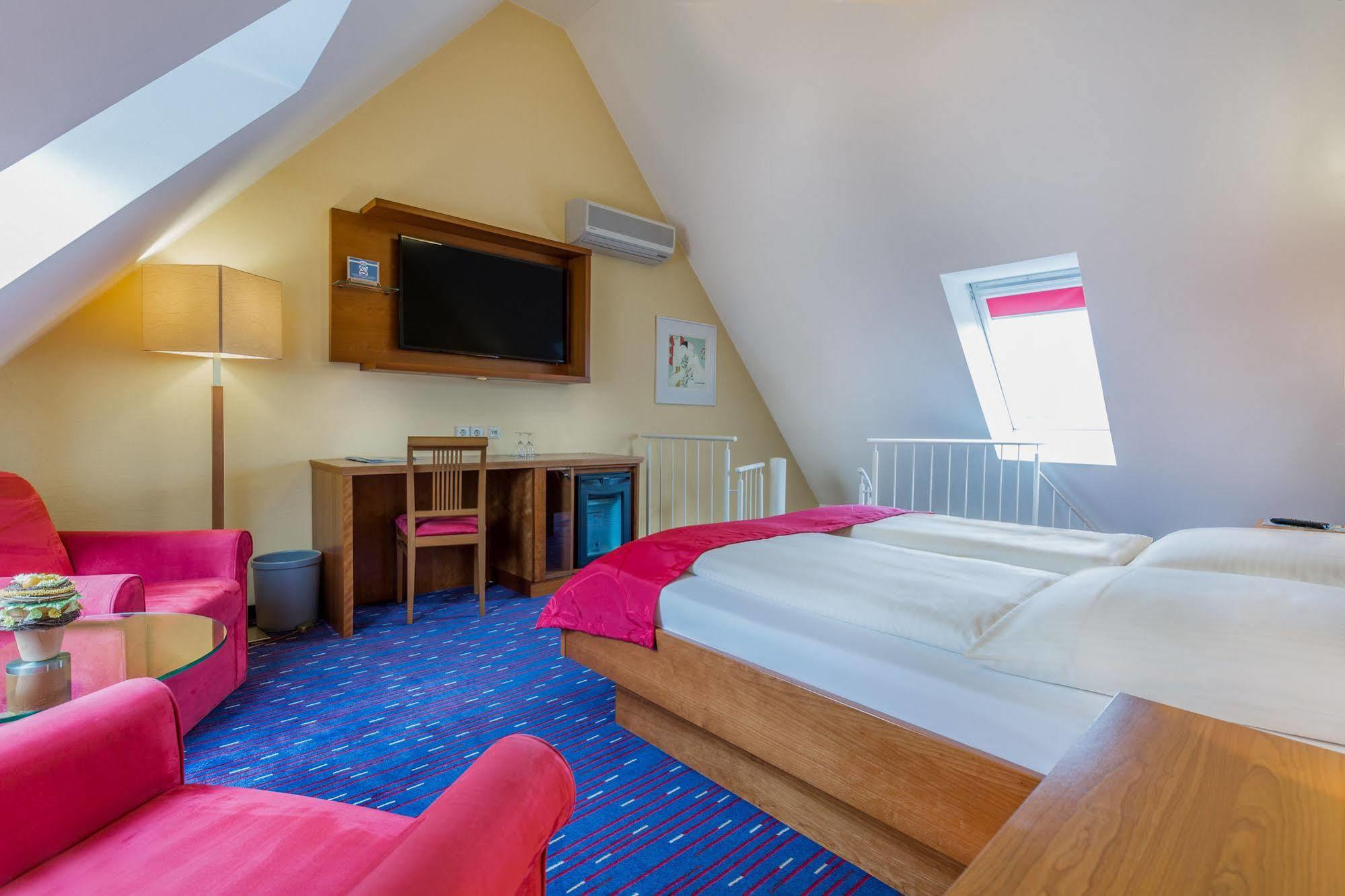 Hotel Am Schillerpark Esslingen am Neckar Kültér fotó